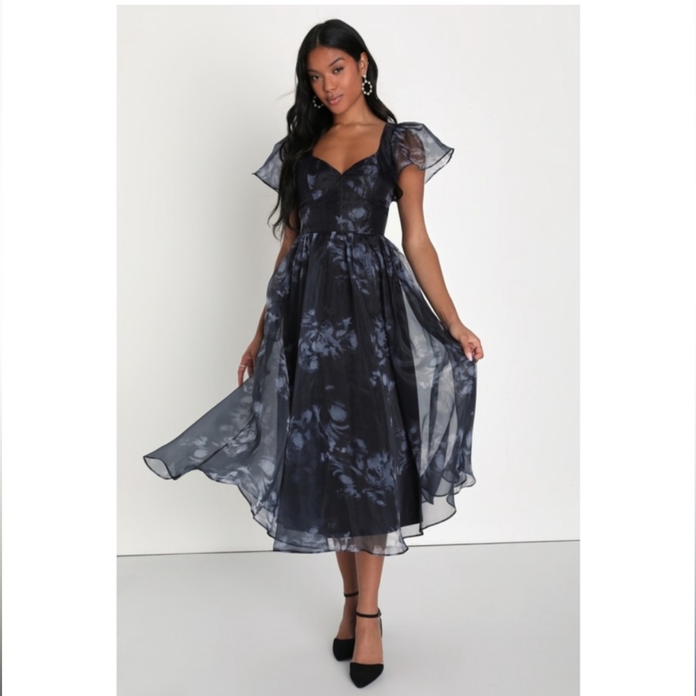 Lulu’s mesmerizing mood blue floral dress